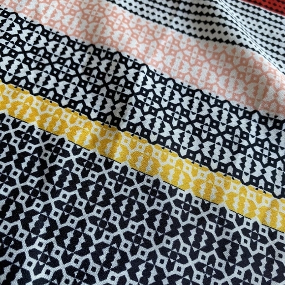 Vince Camuto geometric print stripe multi color tank shell top - Picture 4 of 6